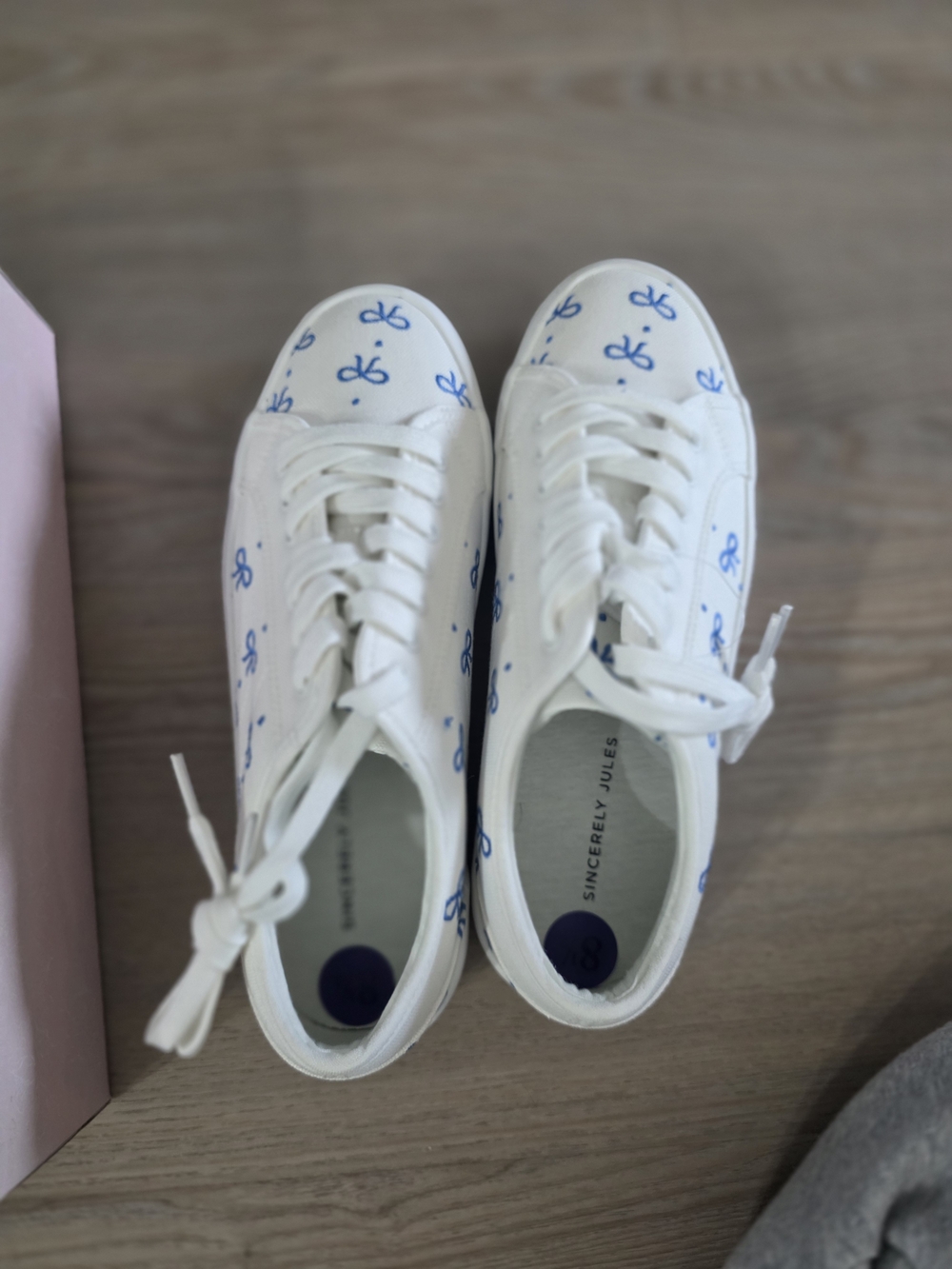 Sincerely Jules White Sneakers with Blue Bow Accents 8.5 - Picture 5 of 8